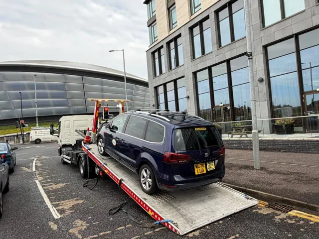 Van recovery and transport